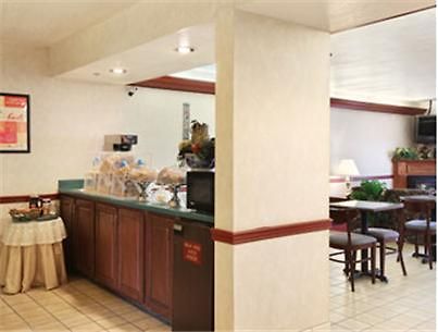 Howard Johnson Inn Nicholasville/Lexington Ресторан фото
