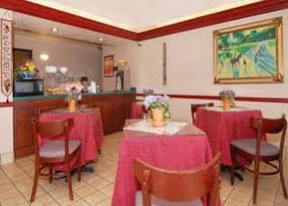 Howard Johnson Inn Nicholasville/Lexington Екстер'єр фото